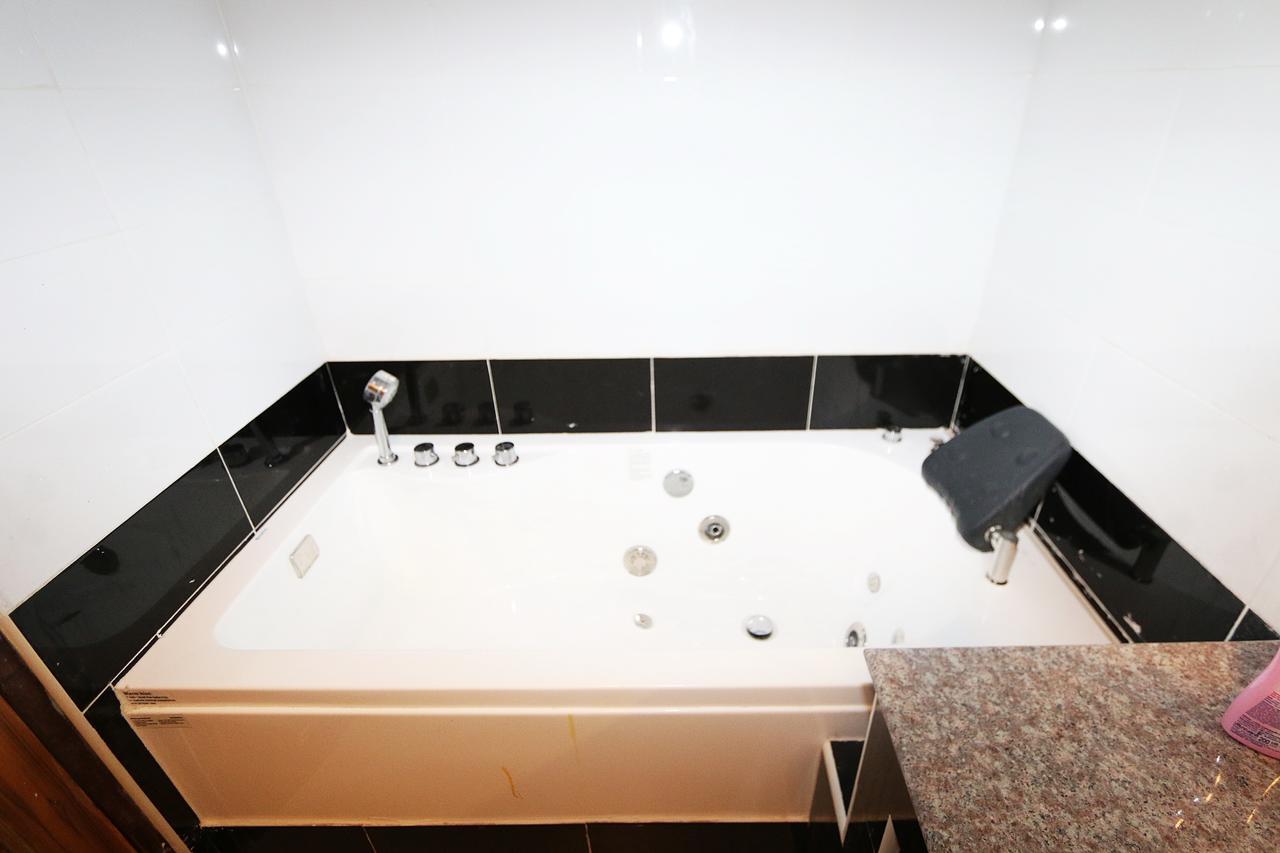 T3 Residence Bangkok Bagian luar foto