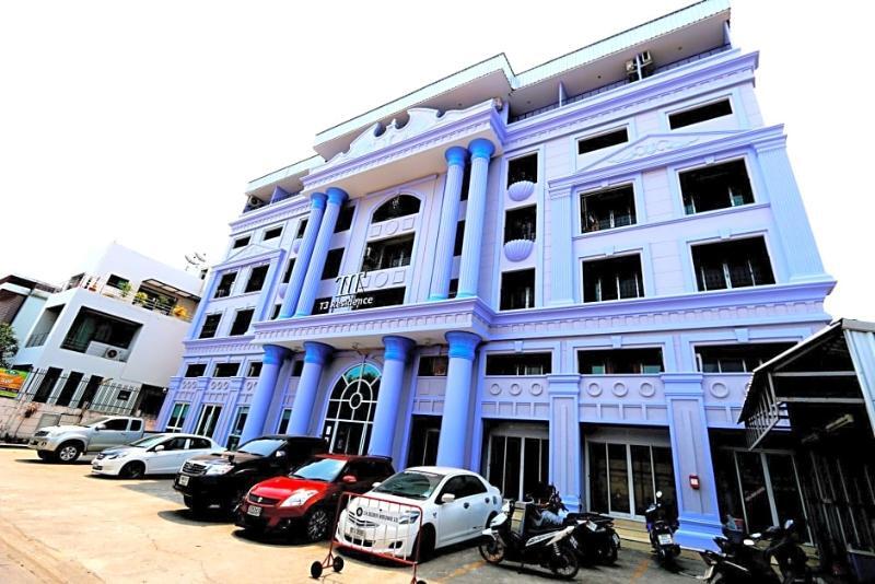 T3 Residence Bangkok Bagian luar foto